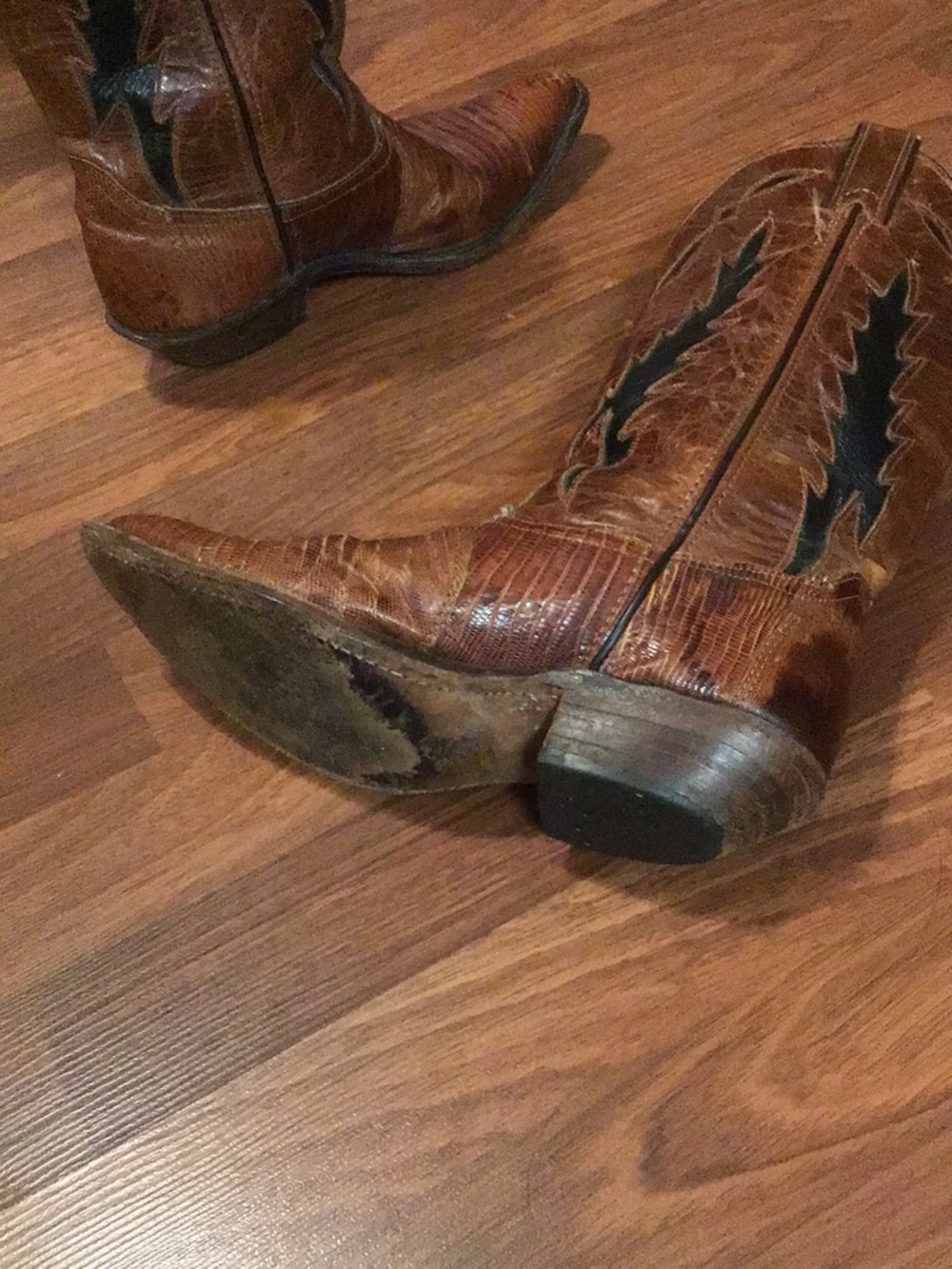 Vintage Brown Leather Western Heeled Boots with Black Accents - Picture 7 of 7